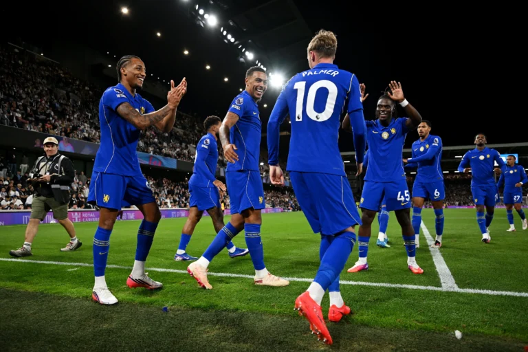 Chelsea_celebrate_Cole_Palmer_goal_vs_Fulham