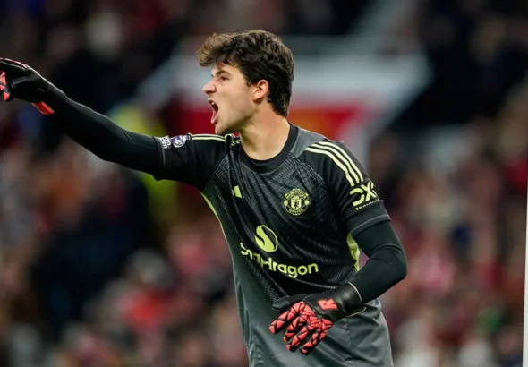 063981200_1761414786-senne-lammens-manchester-united-1